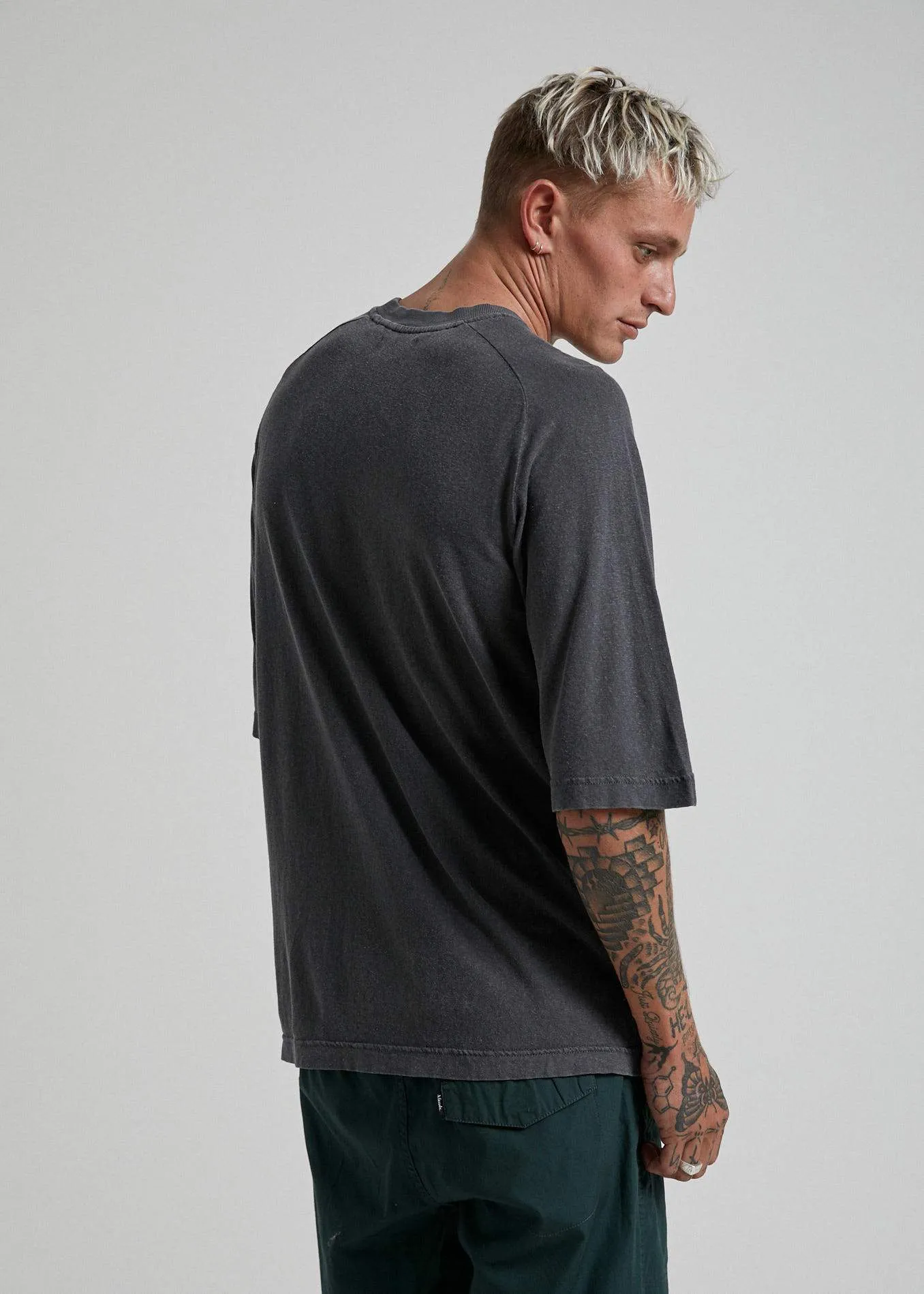 Afends Mens Raw - Hemp Raglan Tee - Stone Black