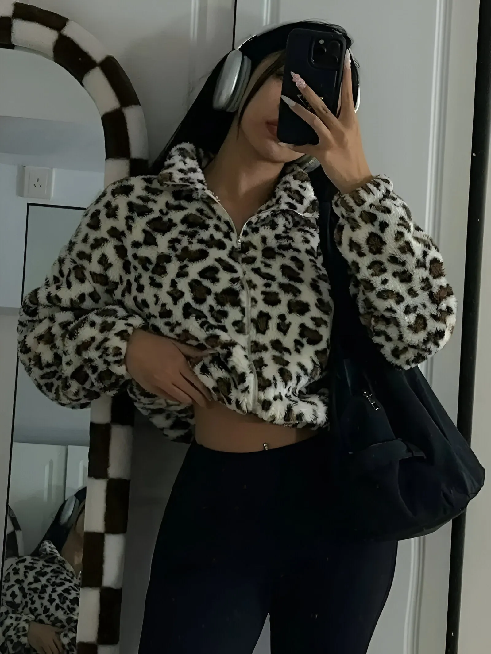 Ivyshape | Cozy Leopard Print Hoodie for Winter