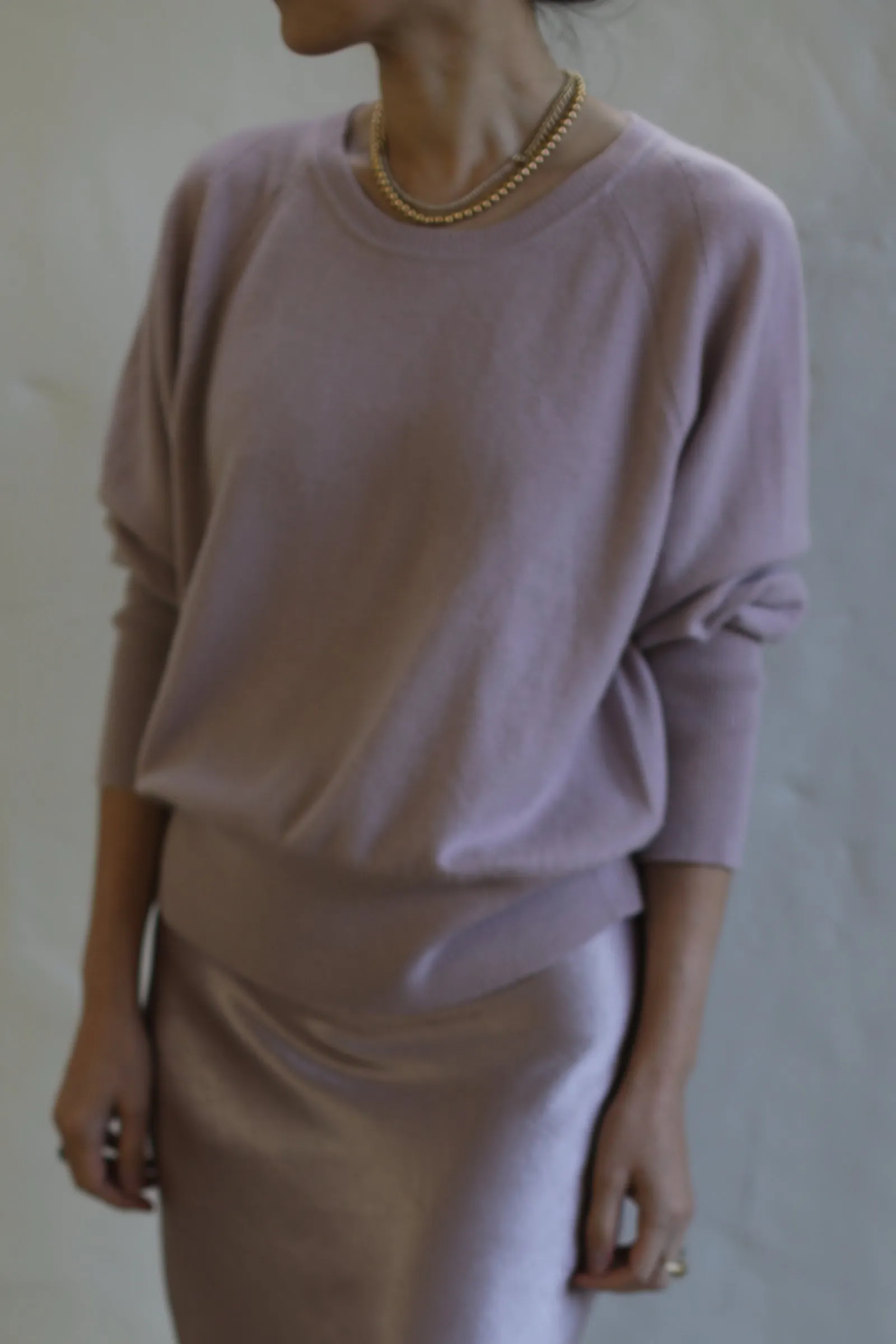 Raglan Crewneck Cashmere Sweater | Peony